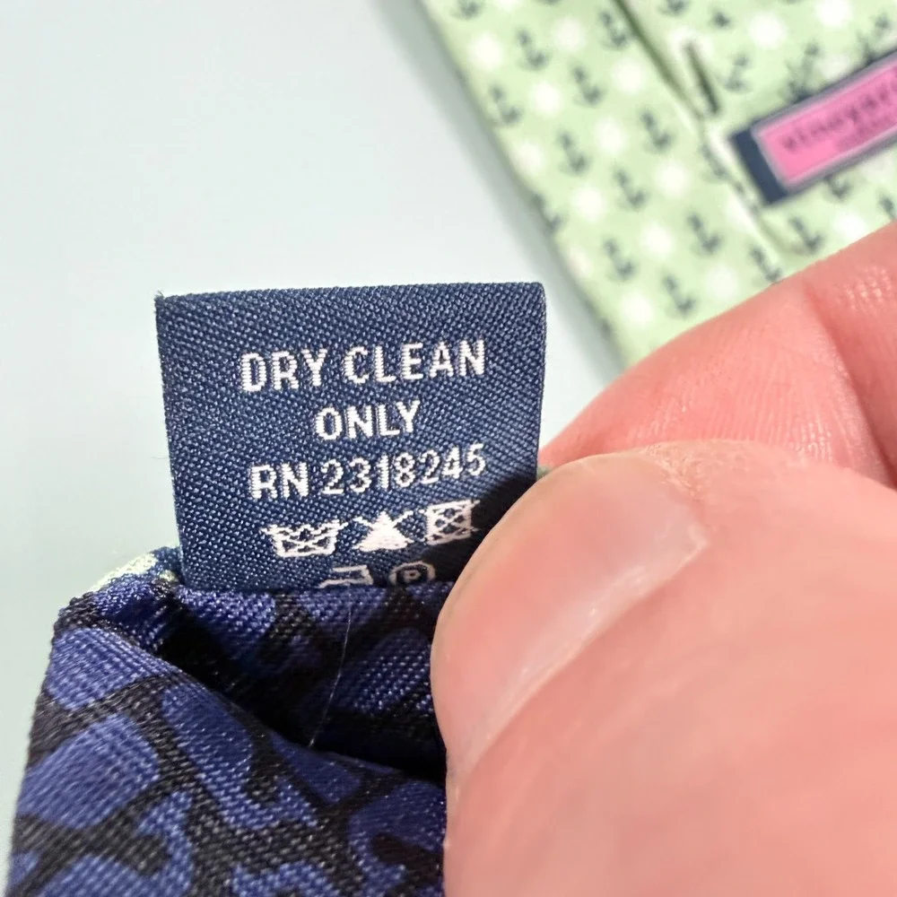 Vineyard Vines Silk Tie Standard 3' Width Light Green w/ Anchor Pattern Preppy